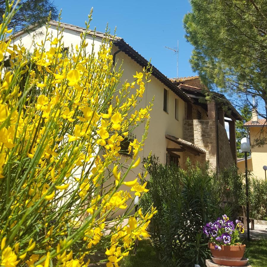 Agriturismo La Ginestrella Civitella D'Arna Εξωτερικό φωτογραφία
